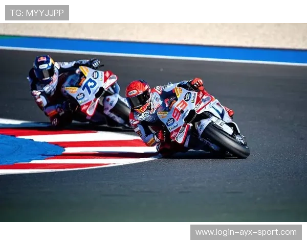 MotoGP末弯上演惨烈对撞